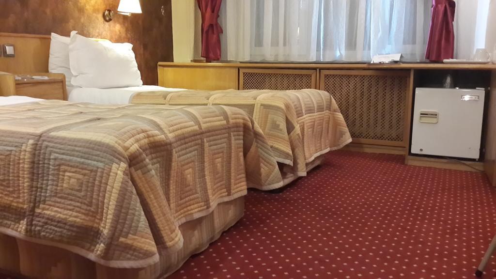 Atiskan Hotel Ескишехир Стая снимка